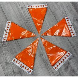 PE Oranje vlaggenlijn 10 meter lang met 18 puntvlaggen - deoranjeartikelenshop
